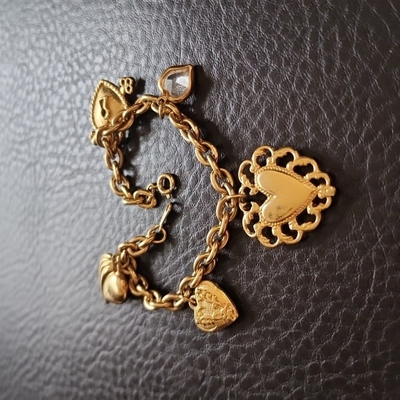 Avon charm bracelet - Picture 2 of 7